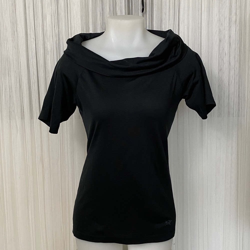 Arc’teryx Wool Blend Black Short Sleeve Top Size M